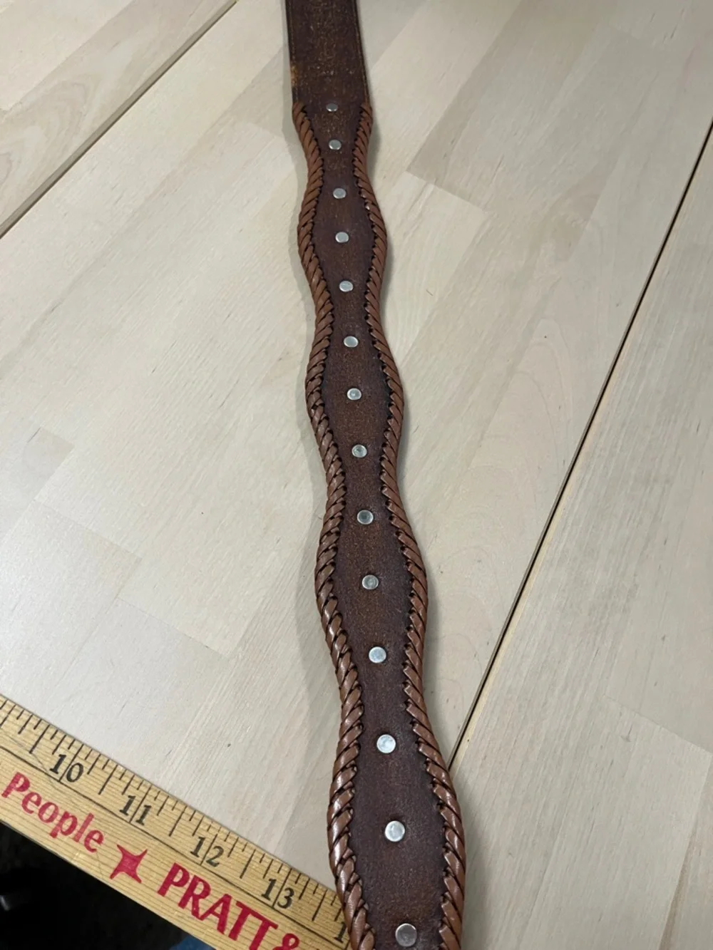 Tony Lama Brown Leather Scalloped Belt w/ Silver Tone Conchos Mens 42